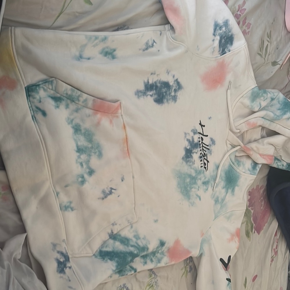 Small Hollister hoodie